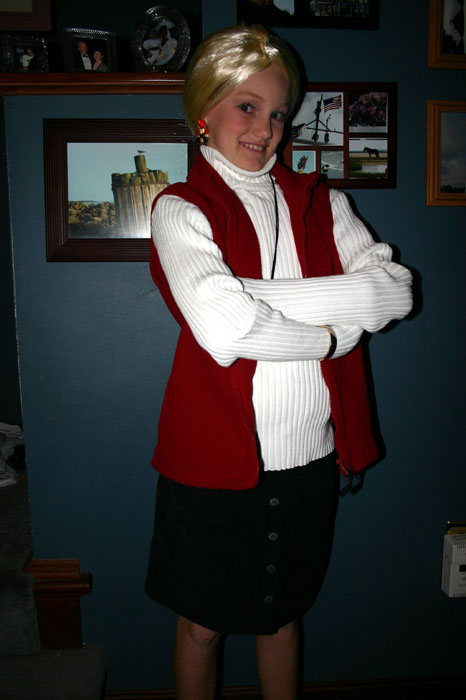 0610Hllwn10